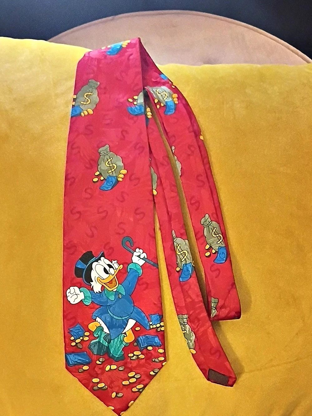 Mickey Unlimited Donald Duck Novelty Tie in Red & Blue Like New